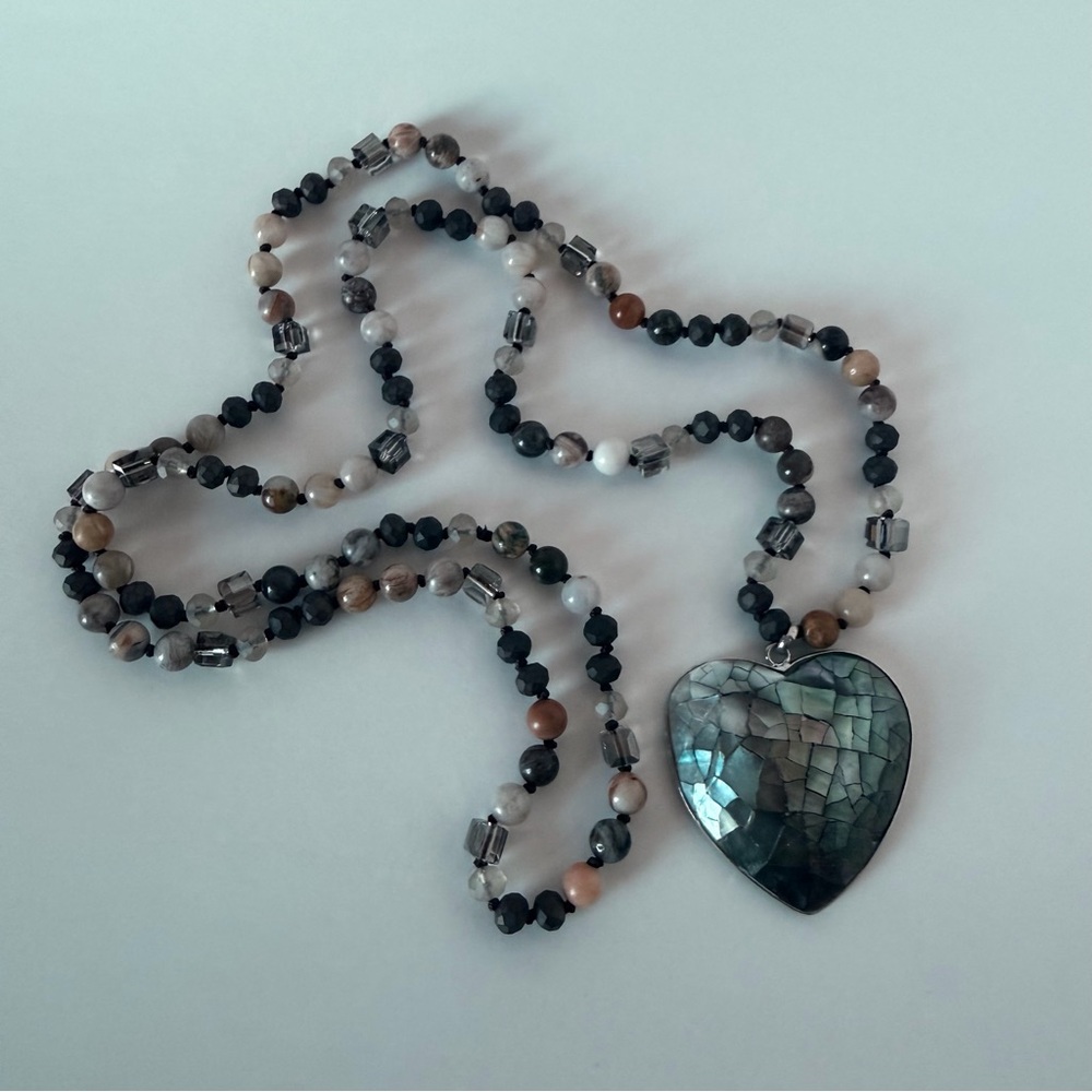Abalone shell heart pendant beaded long necklace reversible - Picture 7 of 8
